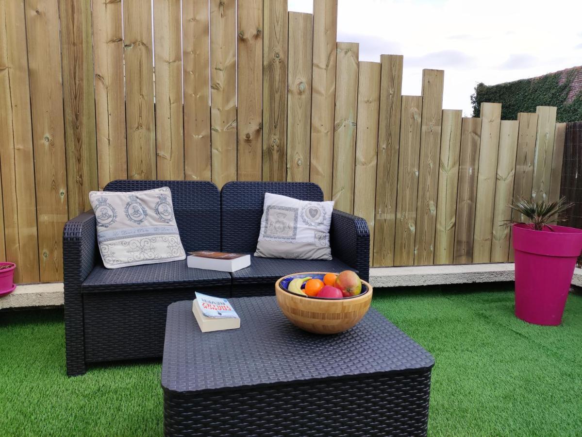 Joli Petit T2 Terrasse Proche Du Phare Appartement Calais Buitenkant foto